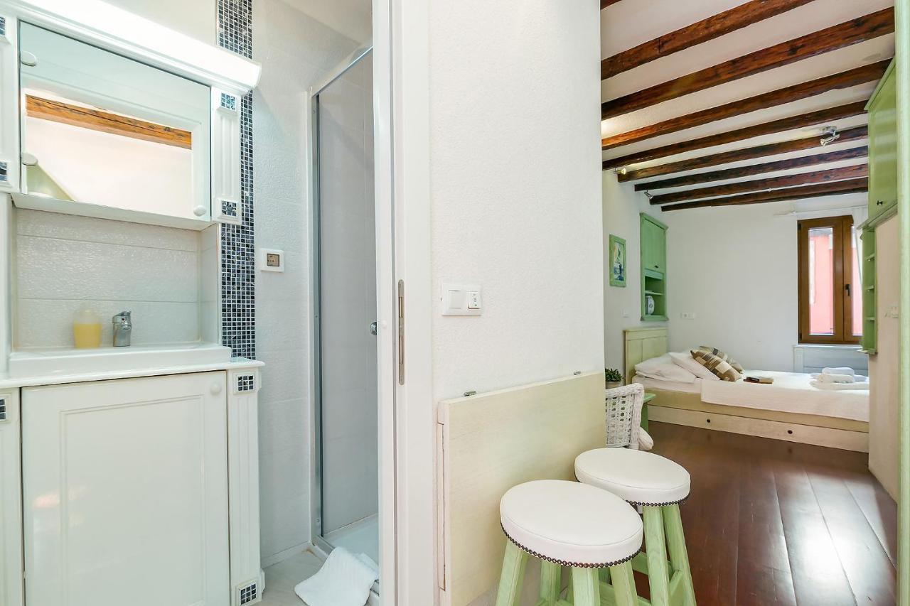 Studios Verde By Irundo Rovinj Bagian luar foto